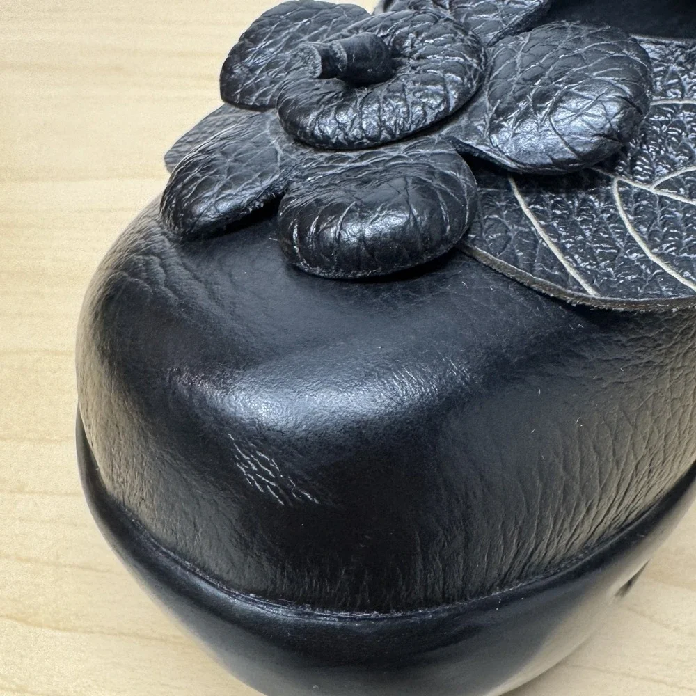 Black Chunky Platform Ankle Shoes, Euro Sz 40, Flower Applique‎ Straps No Brand